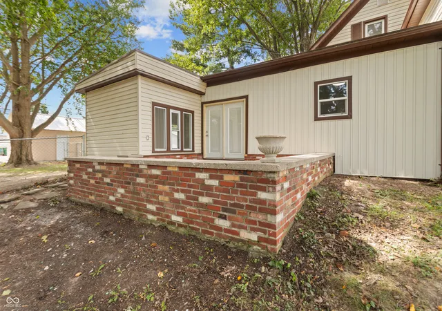Photo 4 of Single family home for sale at 709 E Main St, Greentown, IN 46936 | MLS# 22126640 | Listing updated on 2026-10-09