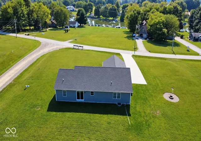 Photo 3 of Single family home for sale at 1562 Ne Santee Dr, Greensburg, IN 47240 | MLS# 22126668 | Listing updated on 2026-09-20