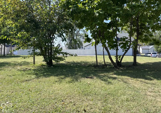 Photo 2 of Land for sale at 440 Spruce St, Indianapolis, IN 46201 | MLS# 22126669 | Listing updated on 2026-10-19