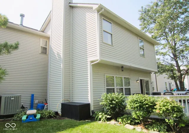 Photo 2 of Single family home for sale at 10543 Greenway Dr, Fishers, IN 46037 | MLS# 22126718 | Listing updated on 2026-09-21