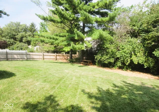 Photo 3 of Single family home for sale at 10543 Greenway Dr, Fishers, IN 46037 | MLS# 22126718 | Listing updated on 2026-09-21