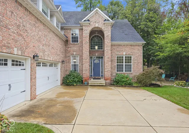 Photo 2 of Single family home for sale at 7545 Abundance Ln, Avon, IN 46123 | MLS# 22126734 | Listing updated on 2026-09-26