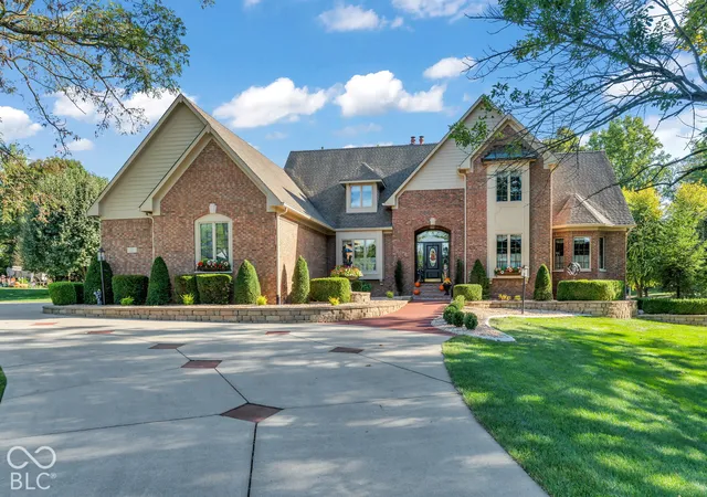 Photo 3 of Single family home for sale at 3935 W Smokey Row Rd, Bargersville, IN 46106 | MLS# 22126745 | Listing updated on 2026-10-06