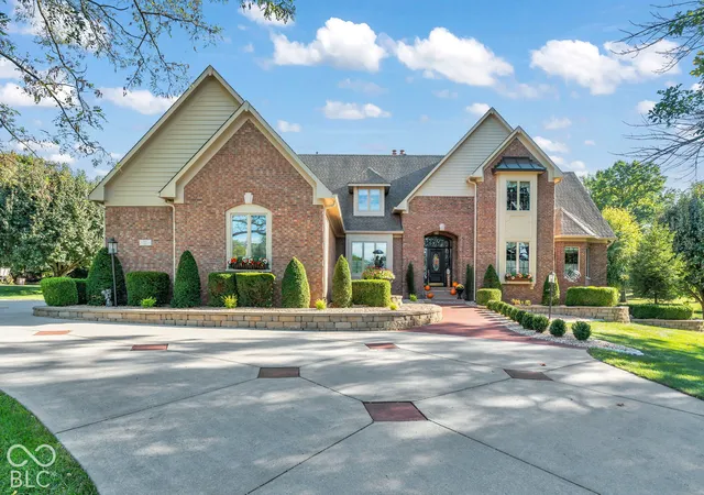 Photo 4 of Single family home for sale at 3935 W Smokey Row Rd, Bargersville, IN 46106 | MLS# 22126745 | Listing updated on 2026-10-06