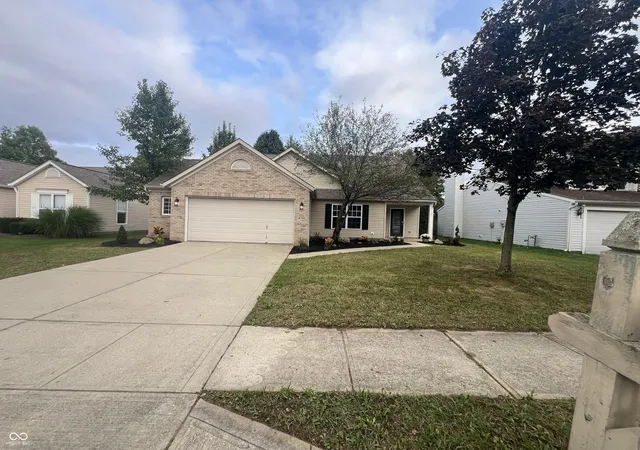 Photo 2 of Single family home for sale at 18702 Planer Dr, Noblesville, IN 46062 | MLS# 22126747 | Listing updated on 2026-09-25