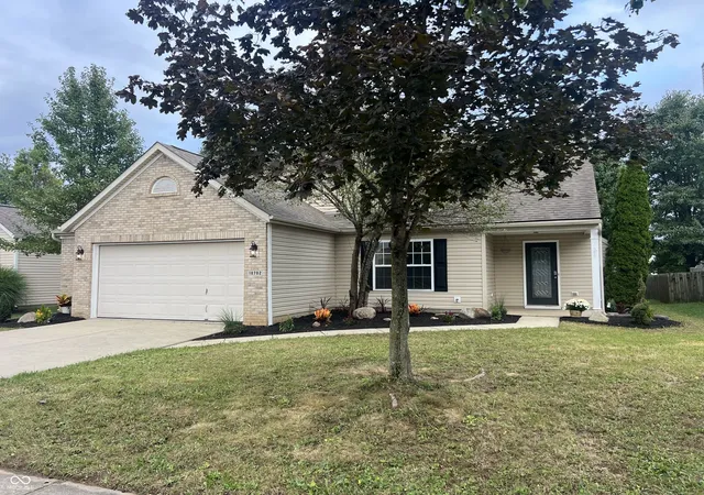 Photo 3 of Single family home for sale at 18702 Planer Dr, Noblesville, IN 46062 | MLS# 22126747 | Listing updated on 2026-09-25