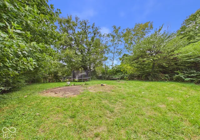 Photo 3 of House for sale at 1523 W 20th Street, Anderson, IN 46016 | MLS# 22126750 | Listing updated on 2026-09-26