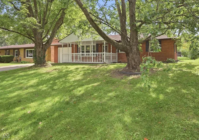 Photo 2 of Single family home for sale at 5805 E Carolyn Dr, Muncie, IN 47303 | MLS# 22126765 | Listing updated on 2026-10-15