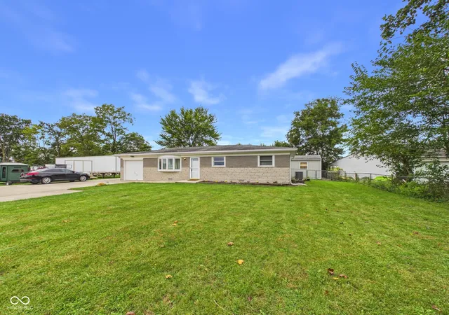 Photo 2 of Single family home for sale at 14050 State Rd 32 E, Noblesville, IN 46060 | MLS# 22126779 | Listing updated on 2026-09-30