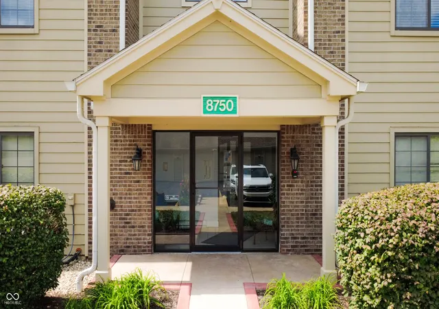 Condo for sale at 8750 Yardley Ct #208, Indianapolis, IN 46268 | MLS# 22126781