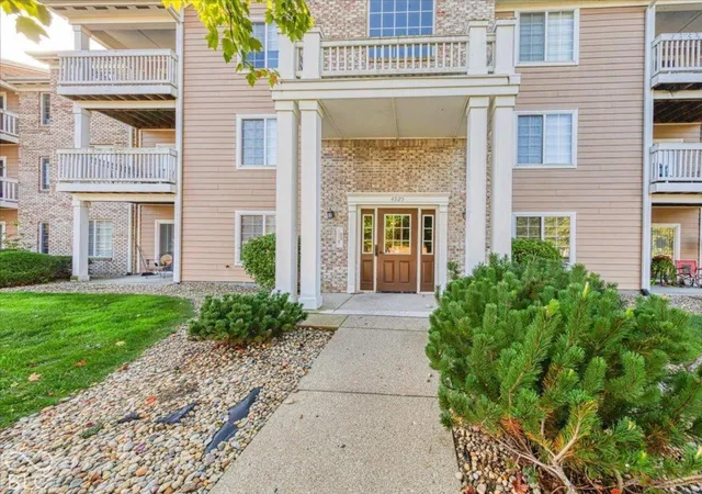 Photo 1 of Condo for sale at 4925 Opal Ridge Ln #104, Indianapolis, IN 46237 | MLS# 22126792 | Listing updated on 2026-10-10