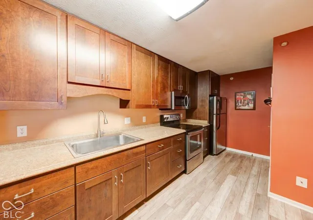 Photo 4 of Condo for sale at 4925 Opal Ridge Ln #104, Indianapolis, IN 46237 | MLS# 22126792 | Listing updated on 2026-10-10