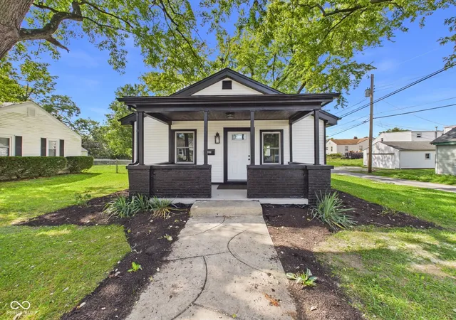Photo 3 of Single family home for sale at 3811 Delaware, Anderson, IN 46013 | MLS# 22126799 | Listing updated on 2026-09-23