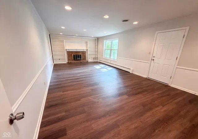 Photo 3 of Single family home for sale at 7836 Wawasee Dr, Indianapolis, IN 46250 | MLS# 22126801 | Listing updated on 2026-10-01