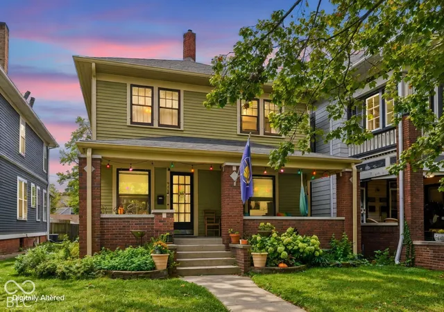 Photo 2 of Single family home for sale at 974 Woodruff Pl E Dr, Indianapolis, IN 46201 | MLS# 22126806 | Listing updated on 2026-10-02