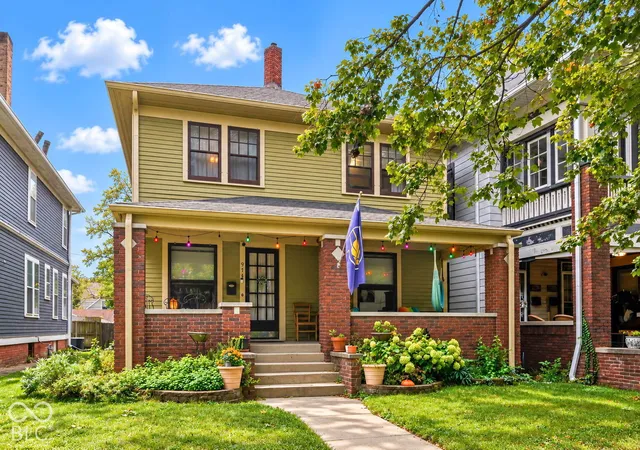 Photo 4 of Single family home for sale at 974 Woodruff Pl E Dr, Indianapolis, IN 46201 | MLS# 22126806 | Listing updated on 2026-10-02