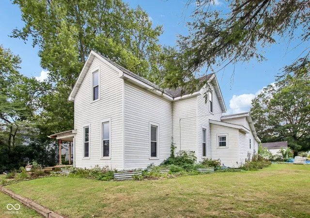 Photo 3 of Sale Pending at 111 W Church St, Thorntown, IN 46071 | MLS# 22126827 | Listing updated on 2026-09-25