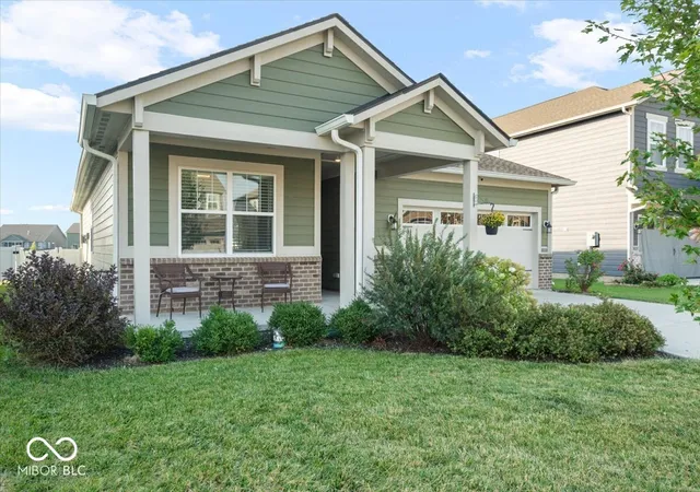Photo 2 of Single family home for sale at 8859 Laurelton Pl, Brownsburg, IN 46112 | MLS# 22126865 | Listing updated on 2026-09-25