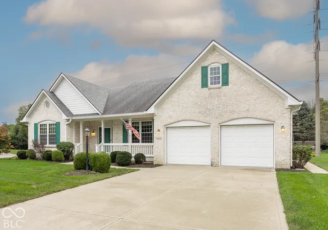 Photo 1 of Single family home for sale at 1539 Copperwood Pl, Carmel, IN 46033 | MLS# 22126880 | Listing updated on 2026-10-08
