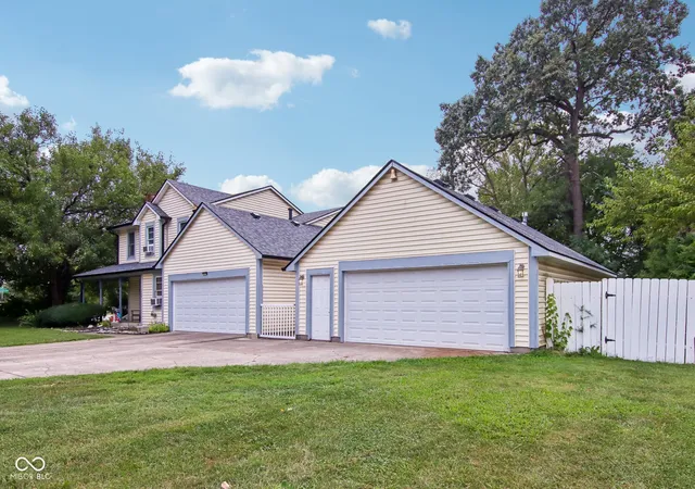 Photo 2 of Single family home for sale at 1152 Delray Dr, Indianapolis, IN 46241 | MLS# 22126902 | Listing updated on 2026-09-25