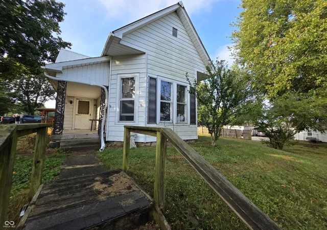 Photo 1 of Sale Pending at 123 E Ridge, Brazil, IN 47834 | MLS# 22126907 | Listing updated on 2026-10-03
