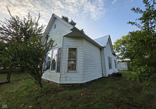 Photo 2 of Sale Pending at 123 E Ridge, Brazil, IN 47834 | MLS# 22126907 | Listing updated on 2026-10-03
