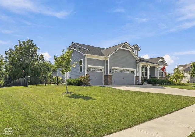 Photo 4 of Single family home for sale at 12881 Deer Bank Rd, Fishers, IN 46037 | MLS# 22126909 | Listing updated on 2026-10-07
