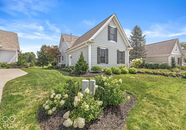Photo 3 of Single family home for sale at 734 Hanover Close, Zionsville, IN 46077 | MLS# 22126913 | Listing updated on 2026-09-24