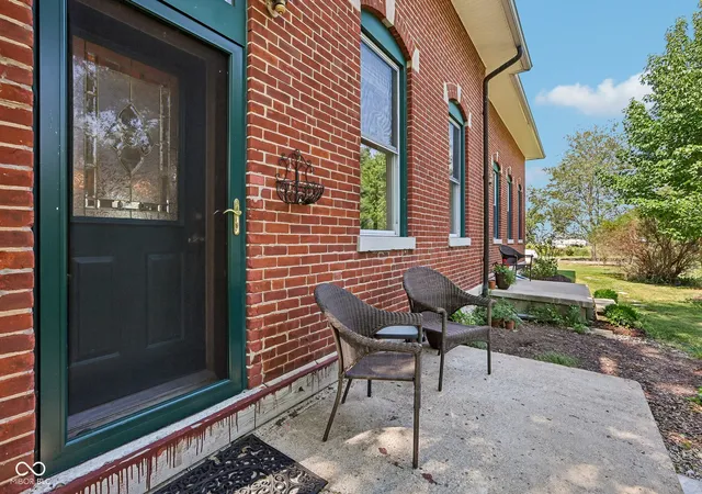 Photo 3 of Single family home for sale at 4442 S Cemetery Rd, Shelbyville, IN 46176 | MLS# 22126925 | Listing updated on 2026-09-23