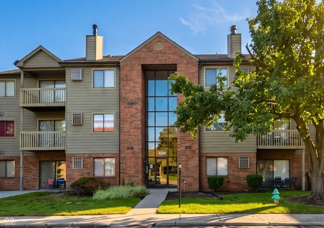 Photo 1 of Condo for sale at 4381 Village Pkwy Cir W #6, Indianapolis, IN 46254 | MLS# 22126930 | Listing updated on 2026-10-02