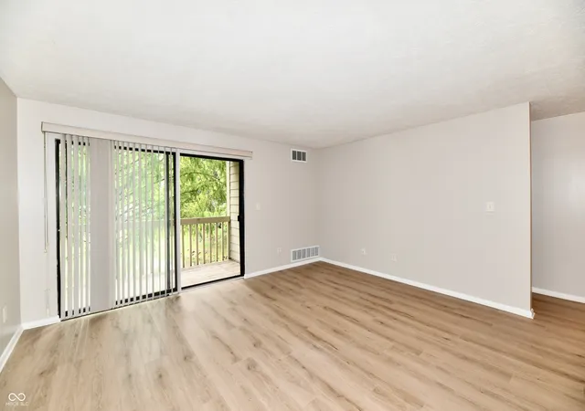Photo 4 of Condo for sale at 4381 Village Pkwy Cir W #6, Indianapolis, IN 46254 | MLS# 22126930 | Listing updated on 2026-10-02