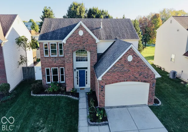 Photo 3 of Single family home for sale at 9025 Exeter Ct, Fishers, IN 46038 | MLS# 22126935 | Listing updated on 2026-10-07