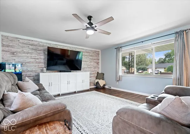 Photo 3 of Single family home for sale at 1218 S Durbin Dr, Anderson, IN 46012 | MLS# 22126957 | Listing updated on 2026-09-25