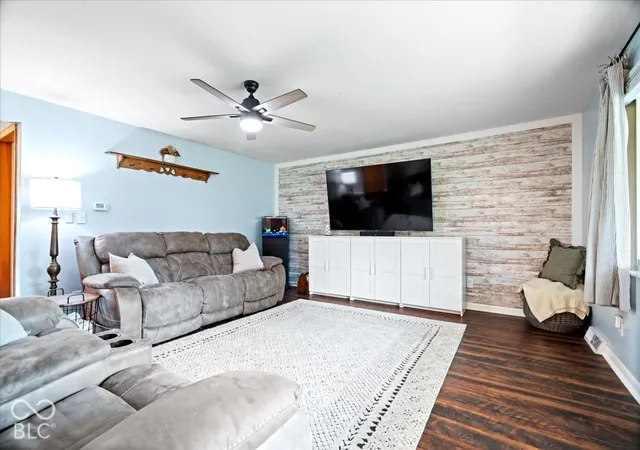 Photo 4 of Single family home for sale at 1218 S Durbin Dr, Anderson, IN 46012 | MLS# 22126957 | Listing updated on 2026-09-25