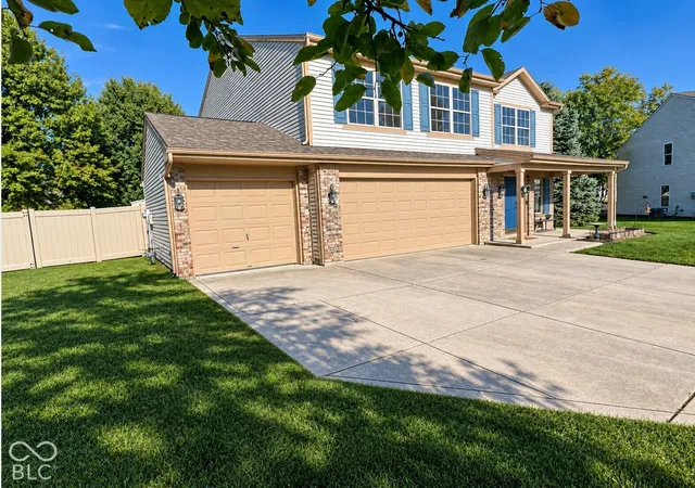 Photo 2 of Single family home for sale at 14445 Worthington Blvd, Fishers, IN 46038 | MLS# 22126959 | Listing updated on 2026-10-19