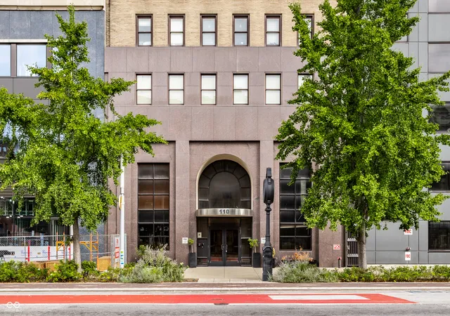 Photo 3 of Condo for sale at 110 E Washington St # 1402, Indianapolis, IN 46204 | MLS# 22126965 | Listing updated on 2026-10-05