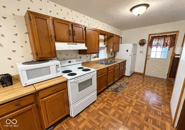 Photo 4 of Single family home for sale at 5498 E Main St, Avon, IN 46123 | MLS# 22126975 | Listing updated on 2026-09-23