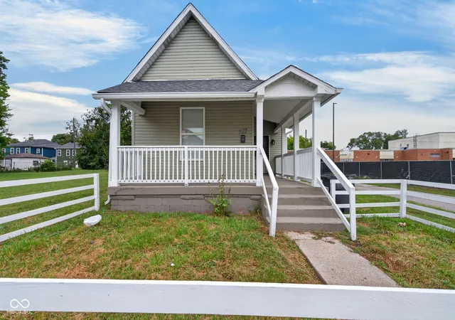 Photo 1 of Single family home for sale at 822 W 28th Street, Indianapolis, IN 46208 | MLS# 22126977 | Listing updated on 2026-09-21