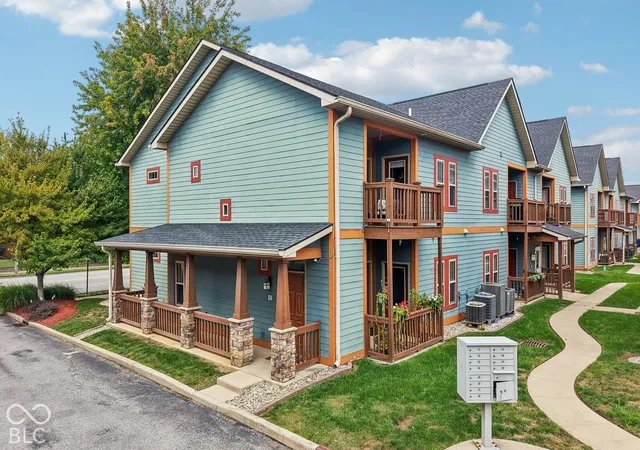 Photo 1 of Condo for sale at 1623 N College Ave #4, Indianapolis, IN 46202 | MLS# 22126980 | Listing updated on 2026-09-30