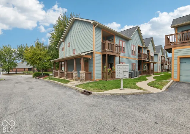 Photo 2 of Condo for sale at 1623 N College Ave #4, Indianapolis, IN 46202 | MLS# 22126980 | Listing updated on 2026-09-30