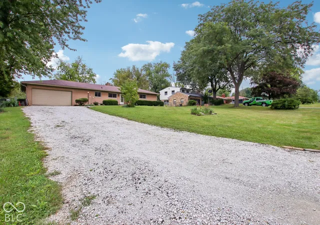 Photo 4 of Sale Pending at 5936 Linton, Indianapolis, IN 46220 | MLS# 22126994 | Listing updated on 2026-10-05