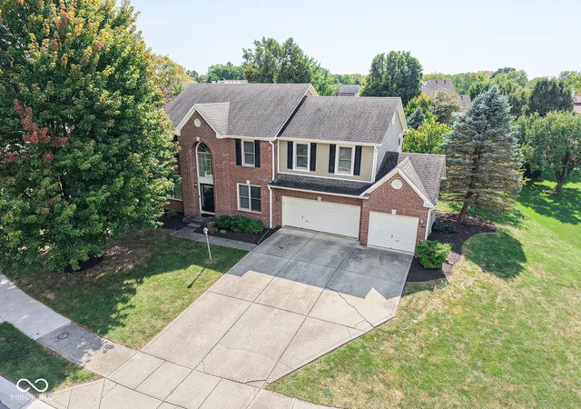 Photo 3 of Single family home for sale at 8772 Randall Dr, Fishers, IN 46038 | MLS# 22126997 | Listing updated on 2026-09-21