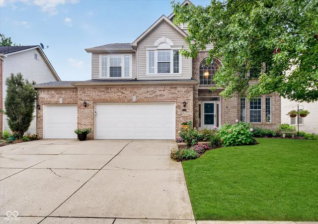 Photo 1 of Single family home for sale at 13209 Aquamarine Dr, Carmel, IN 46033 | MLS# 22127008 | Listing updated on 2026-09-24
