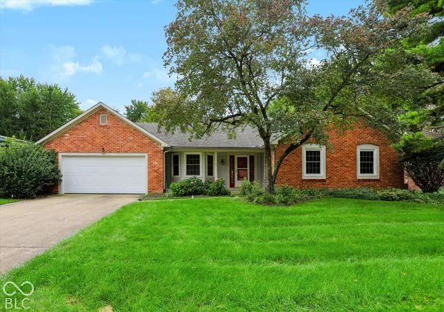 Photo 1 of Single family home for sale at 209 Yorkshire Cir, Noblesville, IN 46060 | MLS# 22127012 | Listing updated on 2026-10-08