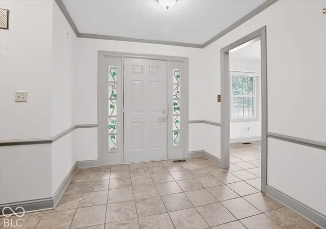 Photo 2 of Single family home for sale at 209 Yorkshire Cir, Noblesville, IN 46060 | MLS# 22127012 | Listing updated on 2026-10-08