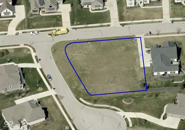 Photo 3 of Sale Pending at 11625 Walton Crescent, Zionsville, IN 46077 | MLS# 22127013 | Listing updated on 2026-09-24
