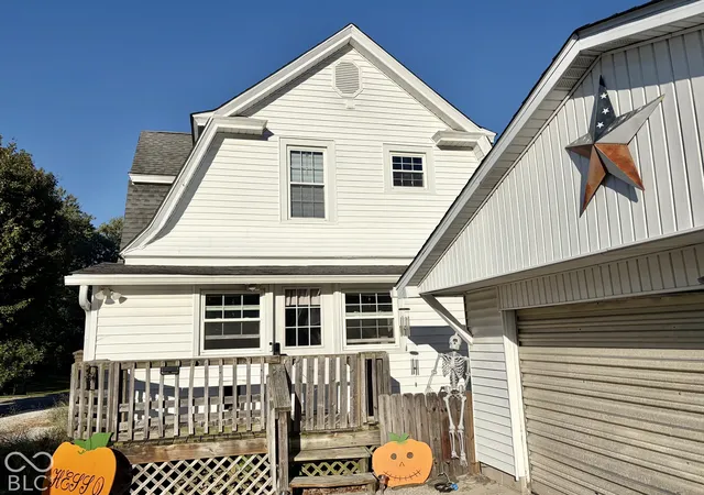 Photo 3 of Single family home for sale at 139 Main St, Hope, IN 47246 | MLS# 22127014 | Listing updated on 2026-10-08