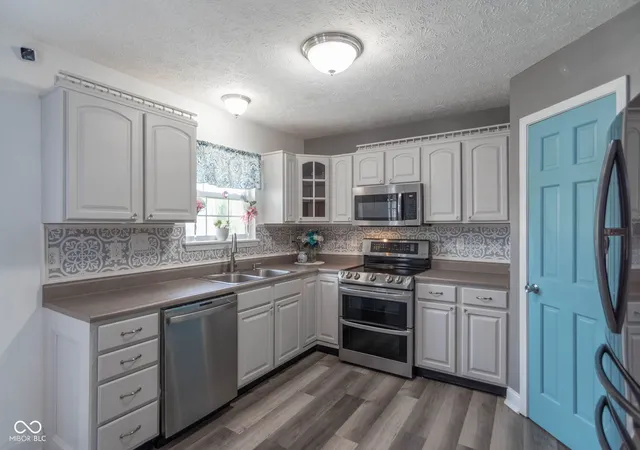 Photo 4 of Single family home for sale at 1906 Windsor Ln, Danville, IN 46122 | MLS# 22127017 | Listing updated on 2026-10-08
