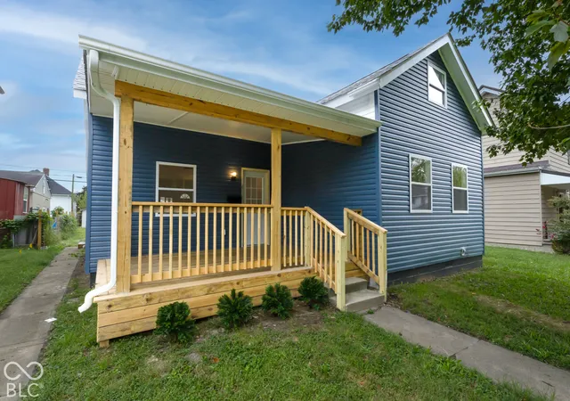 Photo 1 of Single family home for sale at 418 E 3rd Street, Seymour, IN 47274 | MLS# 22127021 | Listing updated on 2026-10-02