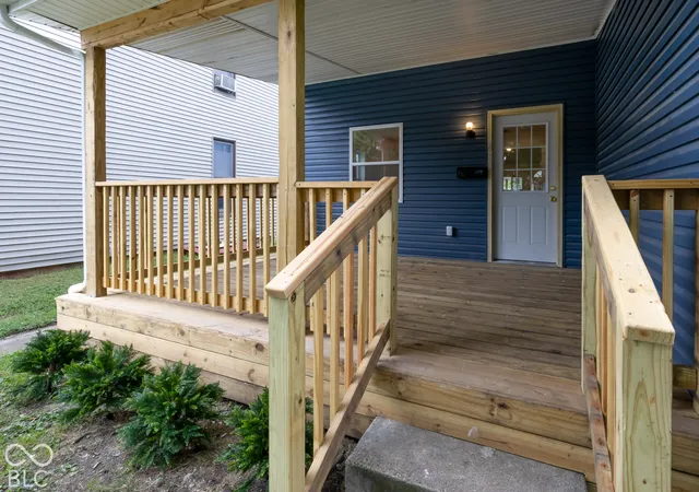 Photo 3 of Single family home for sale at 418 E 3rd Street, Seymour, IN 47274 | MLS# 22127021 | Listing updated on 2026-10-02